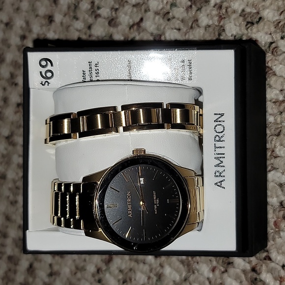 NWT Armitron Watch & Bracelet Set "Needs Battery " - Picture 1 of 1